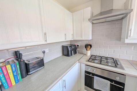 Kitchen b