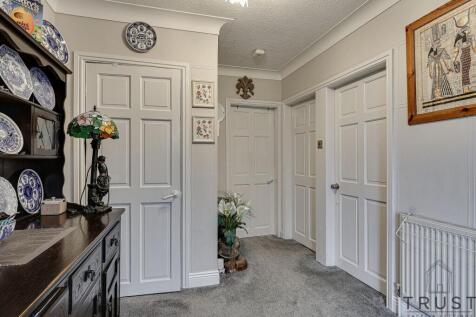 Lounge/Hallway