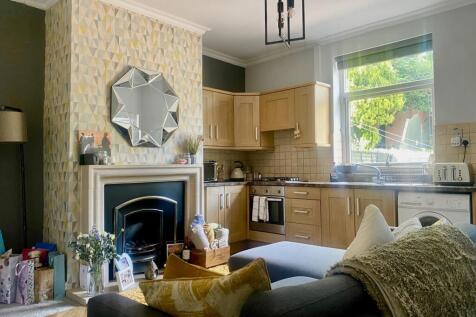 Open Plan Lounge &amp; Kitchen
