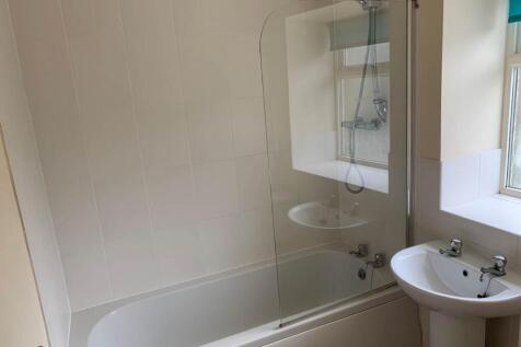16NHL - Bathroom 1