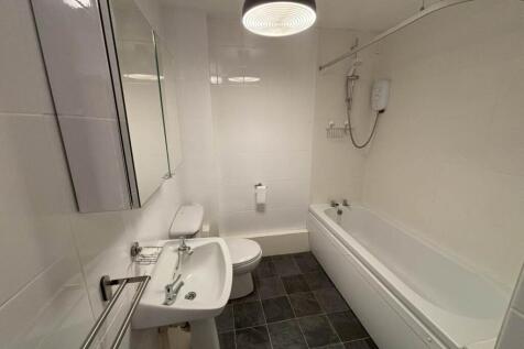 1 St Elmo - Bathroom