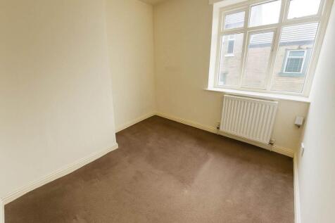 Bedroom 1 (2)