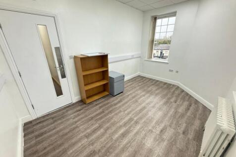 Upper Floor Office Picture 9