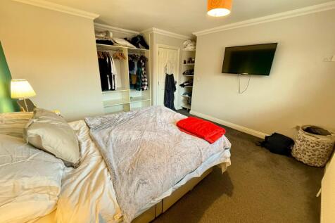bedroom 1.2