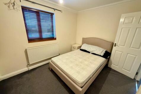 bedroom 2.3