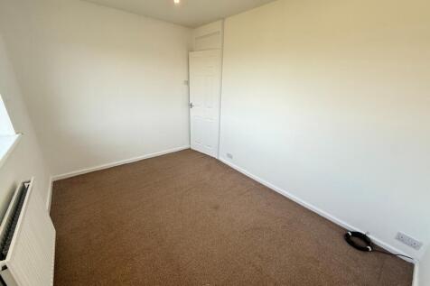 Bedroom 2 (2)