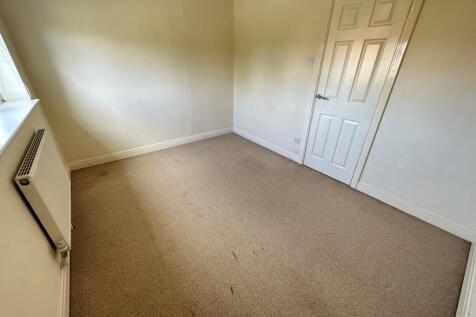 Bedroom 2 (2)