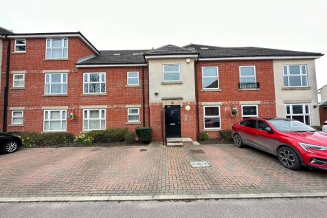 6 Luxaa front of house