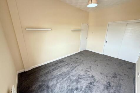 Bedroom 2 (2)