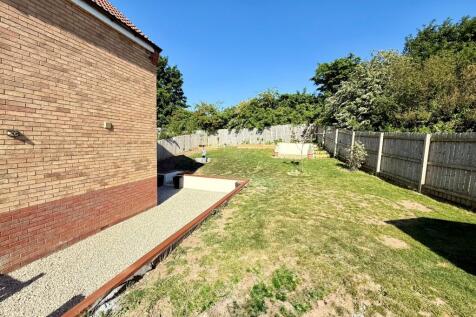 Rear garden (2)