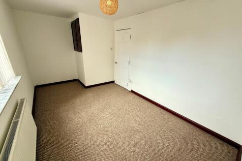 Bedroom 2 (2)