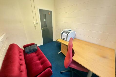 Office 4 (2)