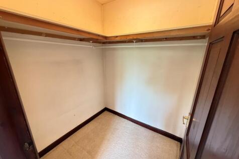 Walk in wardrobe
