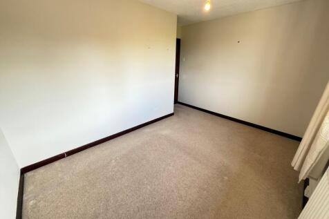 Bedroom 2 (2)