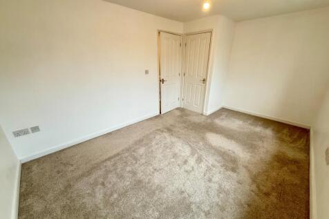 Master bedroom (2)