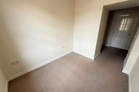 Bedroom 2 (2)