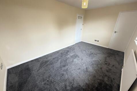 Master bedroom (2)