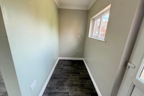 5 Springfields Rear Utility Area