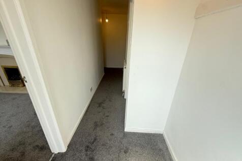 9 Lodges Close Hall