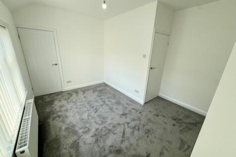 Master bedroom (2)