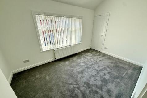 Master bedroom (3)