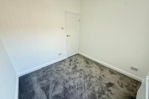 Bedroom 2 (2)