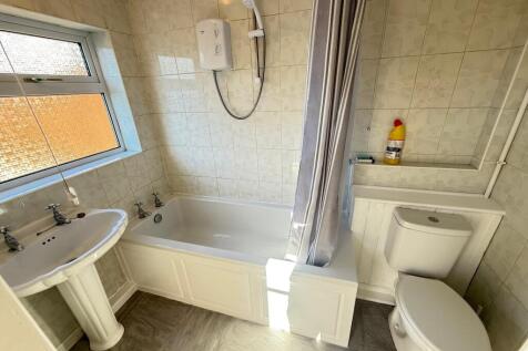 34 Carleton Road, Bathroom