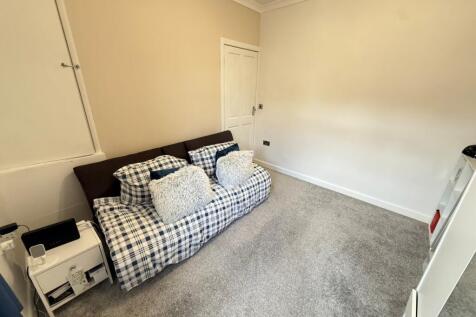 Bedroom 2 (3)