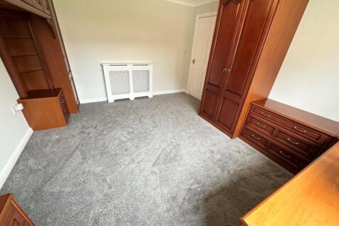 Master bedroom (2)