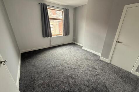 Master bedroom (2)