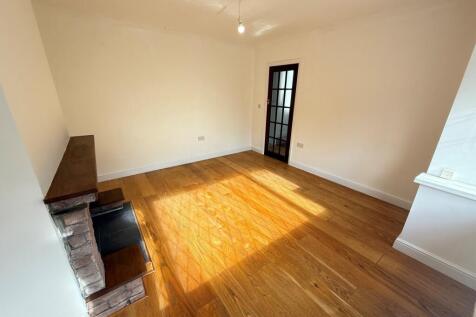 Living room (2)