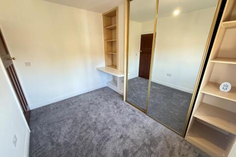 Bedroom 2 (2)