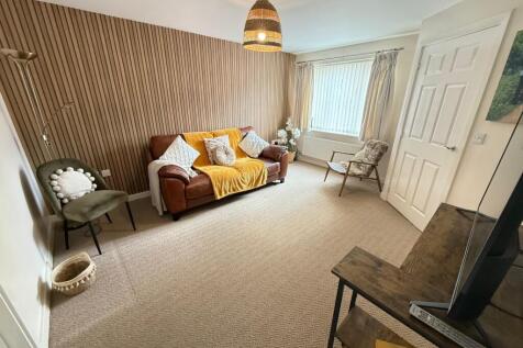19 Friarwood Avenue Lounge
