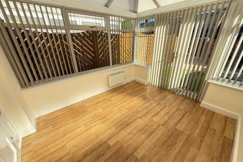 18 Riverside Court Conservatory