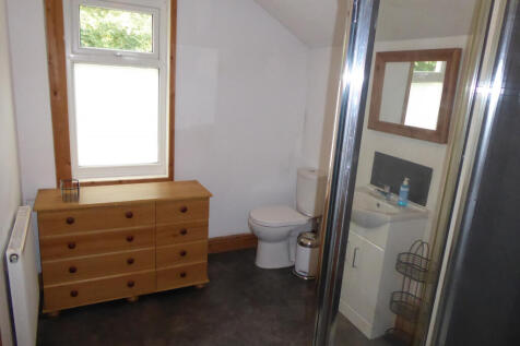 Bathroom first floor