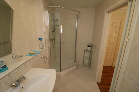 Shower Room 1a