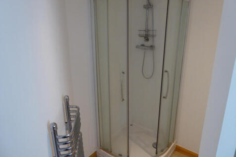 En-suite shower