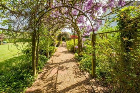 The Pantiles - Ex...
