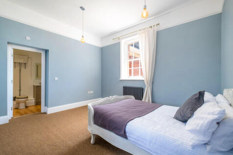 11 Belgrove Place...