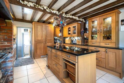 Browns Farmhouse-...