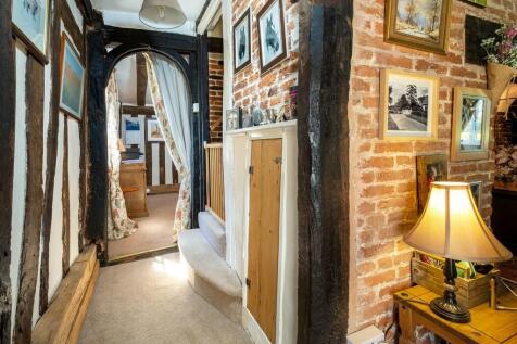 Browns Farmhouse-...