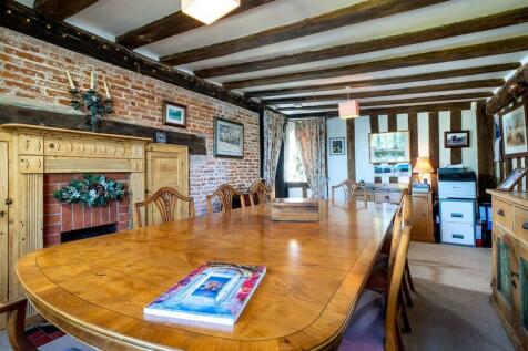 Browns Farmhouse-...