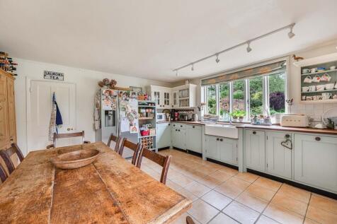 TheOldManor-Kitch...