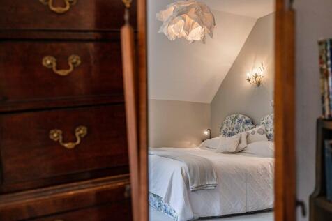 TheOldManor-Bed1 ...