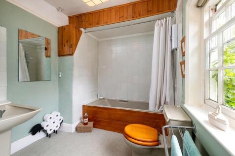 Brook House-42