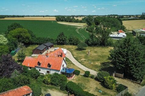 Lowater_Farm dron...