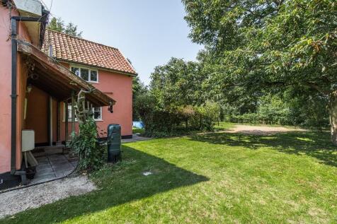 Wood Cottage_-109...