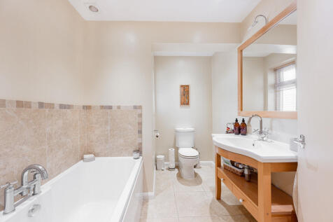 BrettVale-Bathroo...