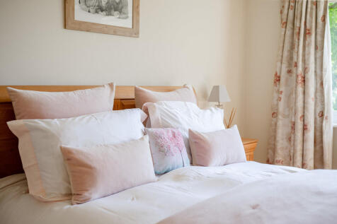 BrettVale-Bed1 1