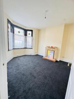 Spacious 3-Bedroom, 2-Reception House for Rent in